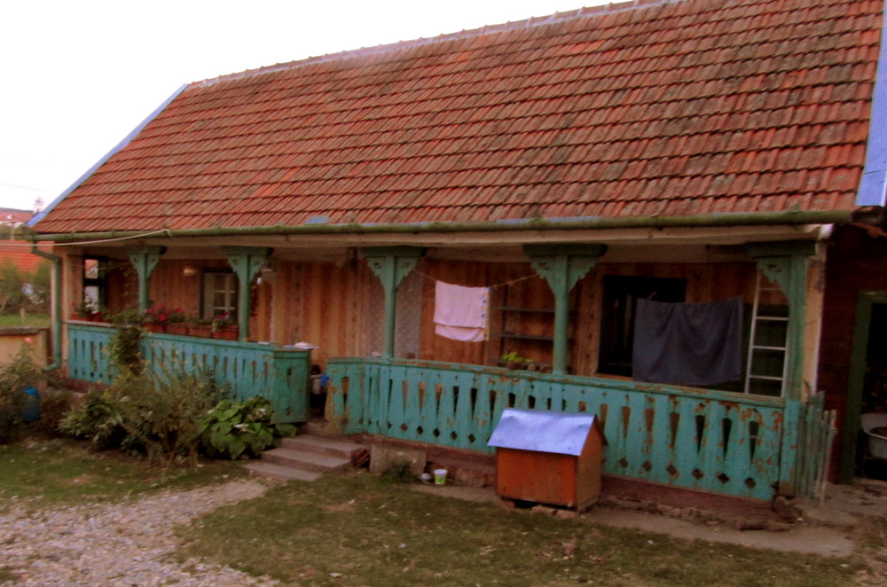 Rumänien- Stanicova-Theodoras Bauernhäuschen-man lebt zu dritt auf kleinen Raum-reisen mit Kind-leben im Camper