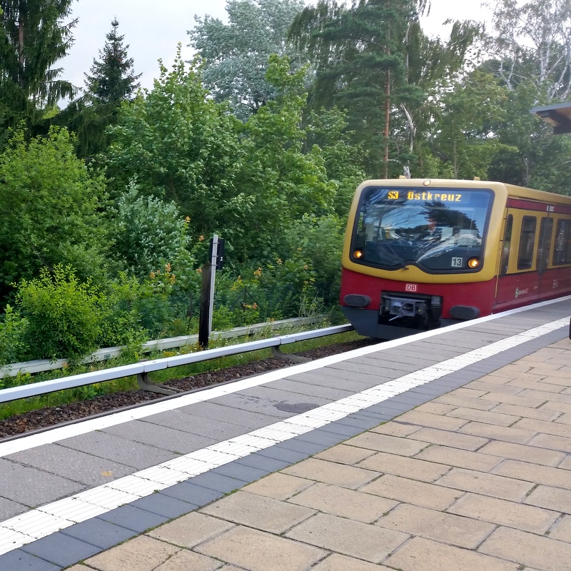 Weg zur Arbeit- S Bahn Berlin- BVG- öffentlicher Verkehr- Arbeitsweg- Berlin- Ostkreuz